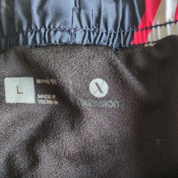 Xersion Black and Red Star Athletic Shorts - Picture 4 of 6